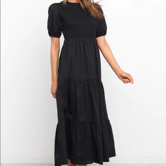Petal & Pup Dresses & Skirts - Black shirred midi dress
